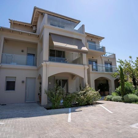 Blue Symphony Suites Apartments Nikiana Exterior photo