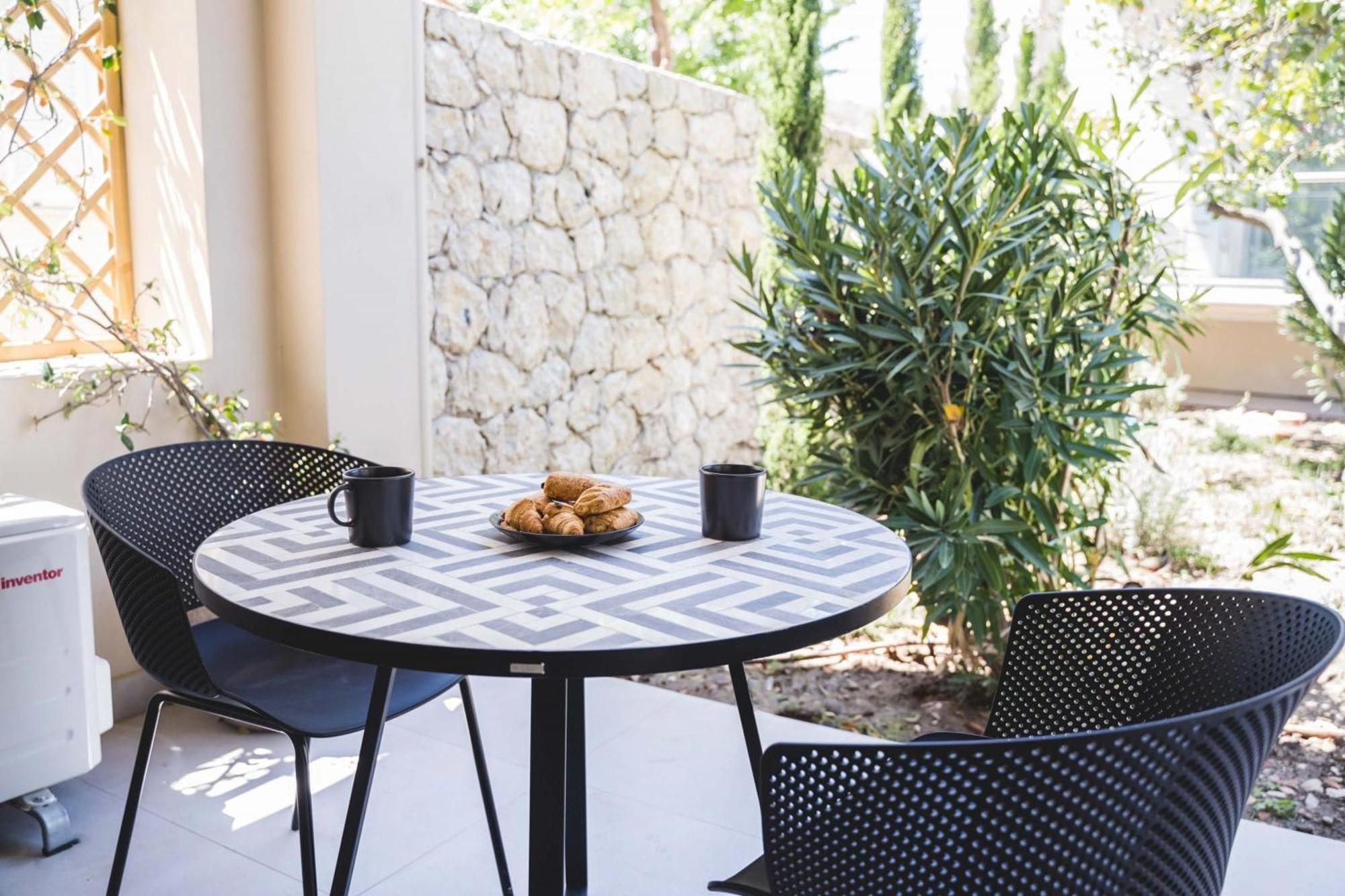 Blue Symphony Suites Apartments Nikiana Exterior photo